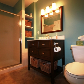 bathroom1_1.JPG